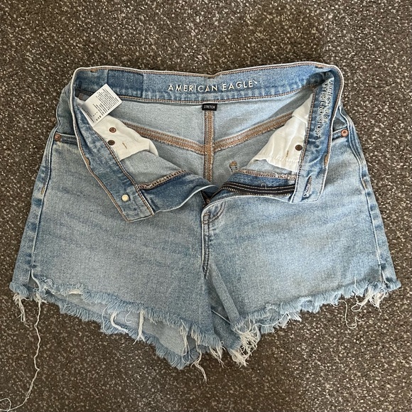 American Eagle Highest Rise Boyfriend Short - Picture 2 of 3